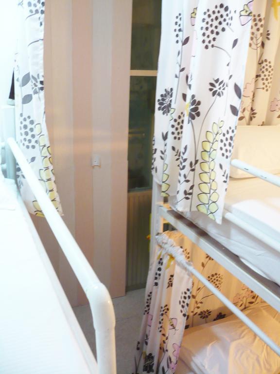 Kamin Bird Hostel Bangkok Szoba fotó