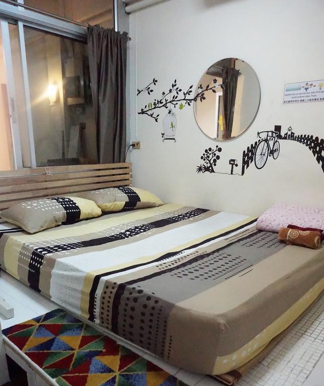 Kamin Bird Hostel Bangkok Szoba fotó
